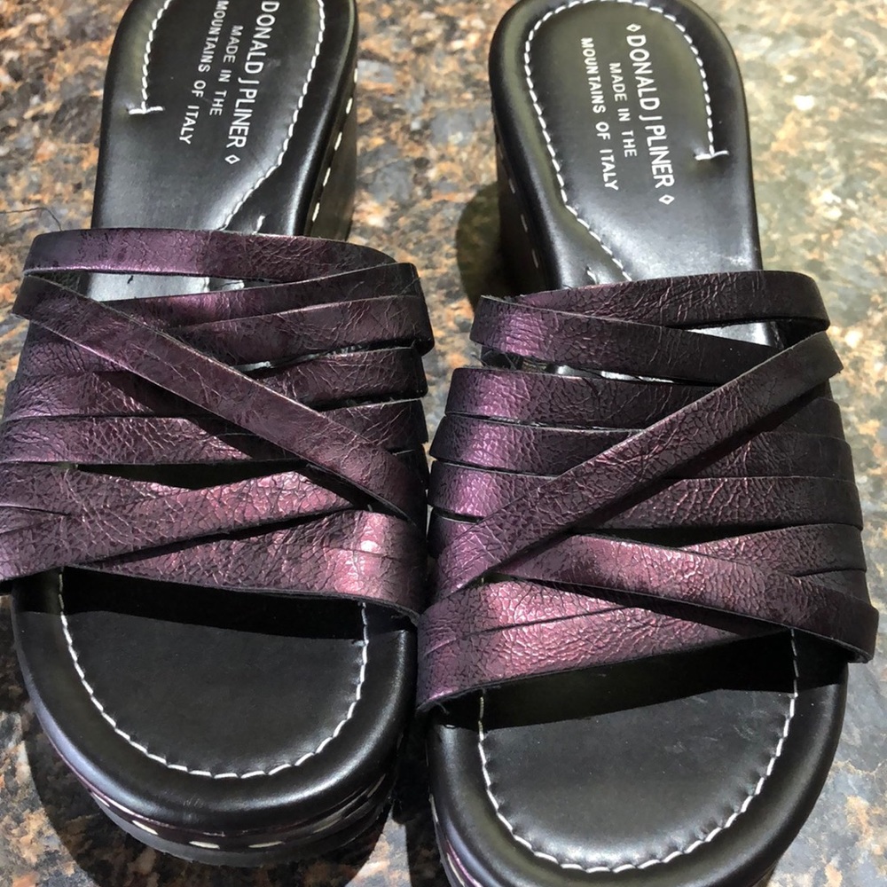 DONALD J  PLINER  SANDLES - Picture 2 of 6